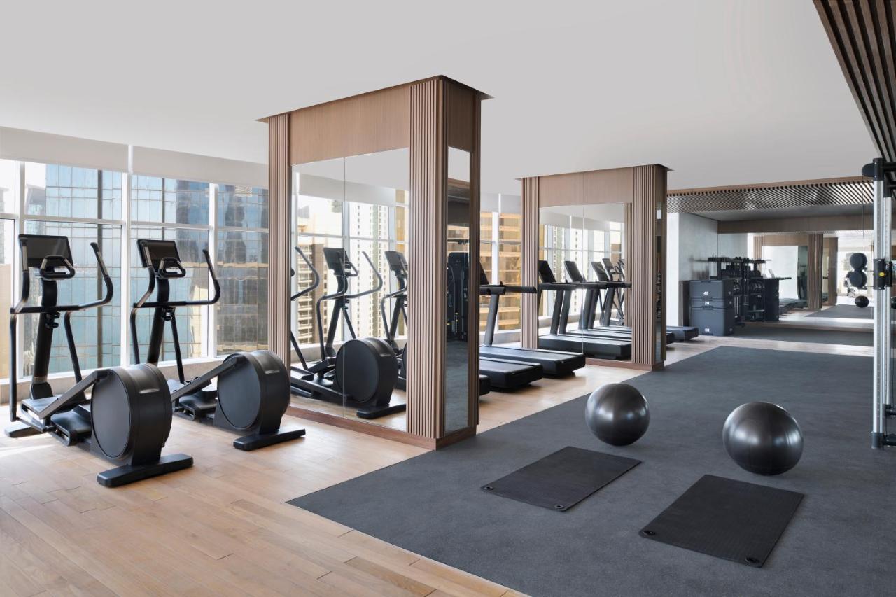 Element By Westin West Bay Doha Hotel Eksteriør billede The gym at The Hari