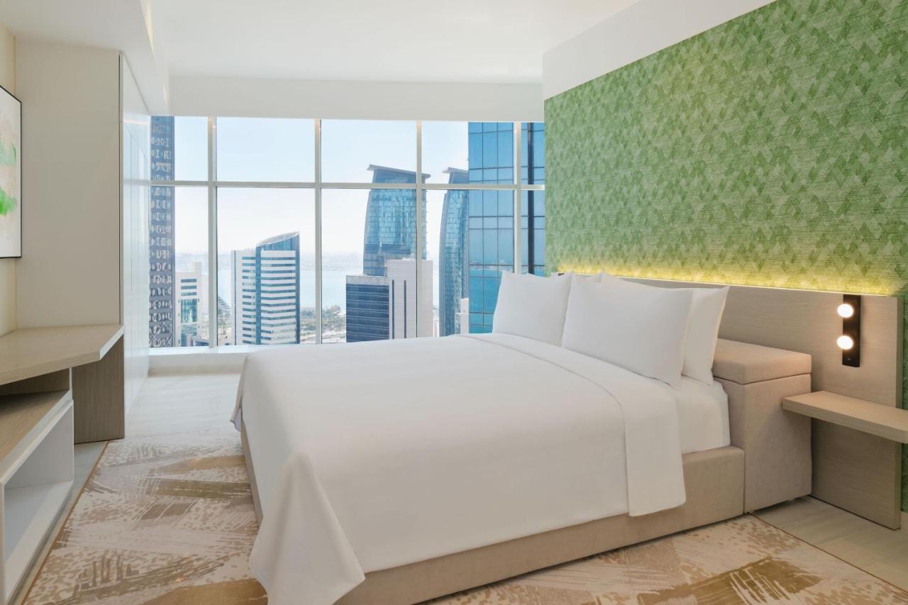 Element By Westin West Bay Doha Hotel Eksteriør billede A bedroom at the hotel